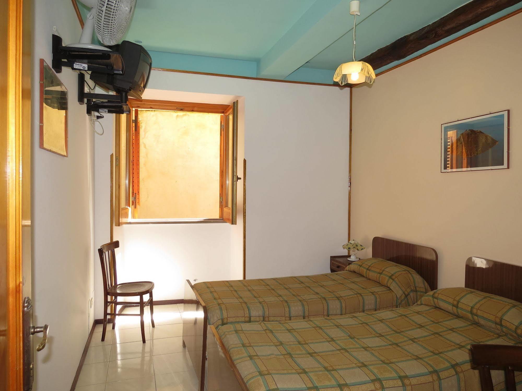 Casa Vittorio B&B Lipari  Bagian luar foto