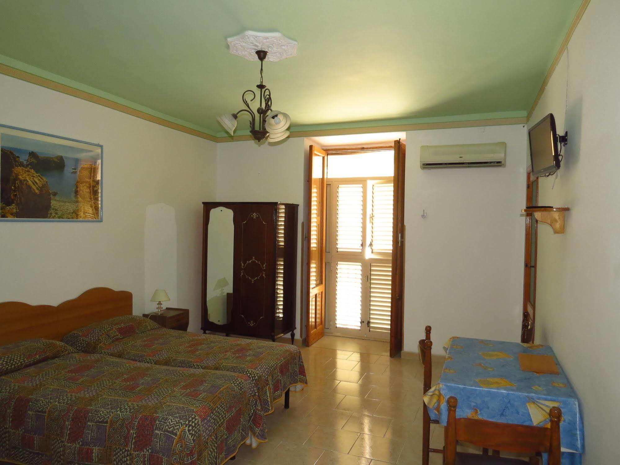 Casa Vittorio B&B Lipari  Bagian luar foto