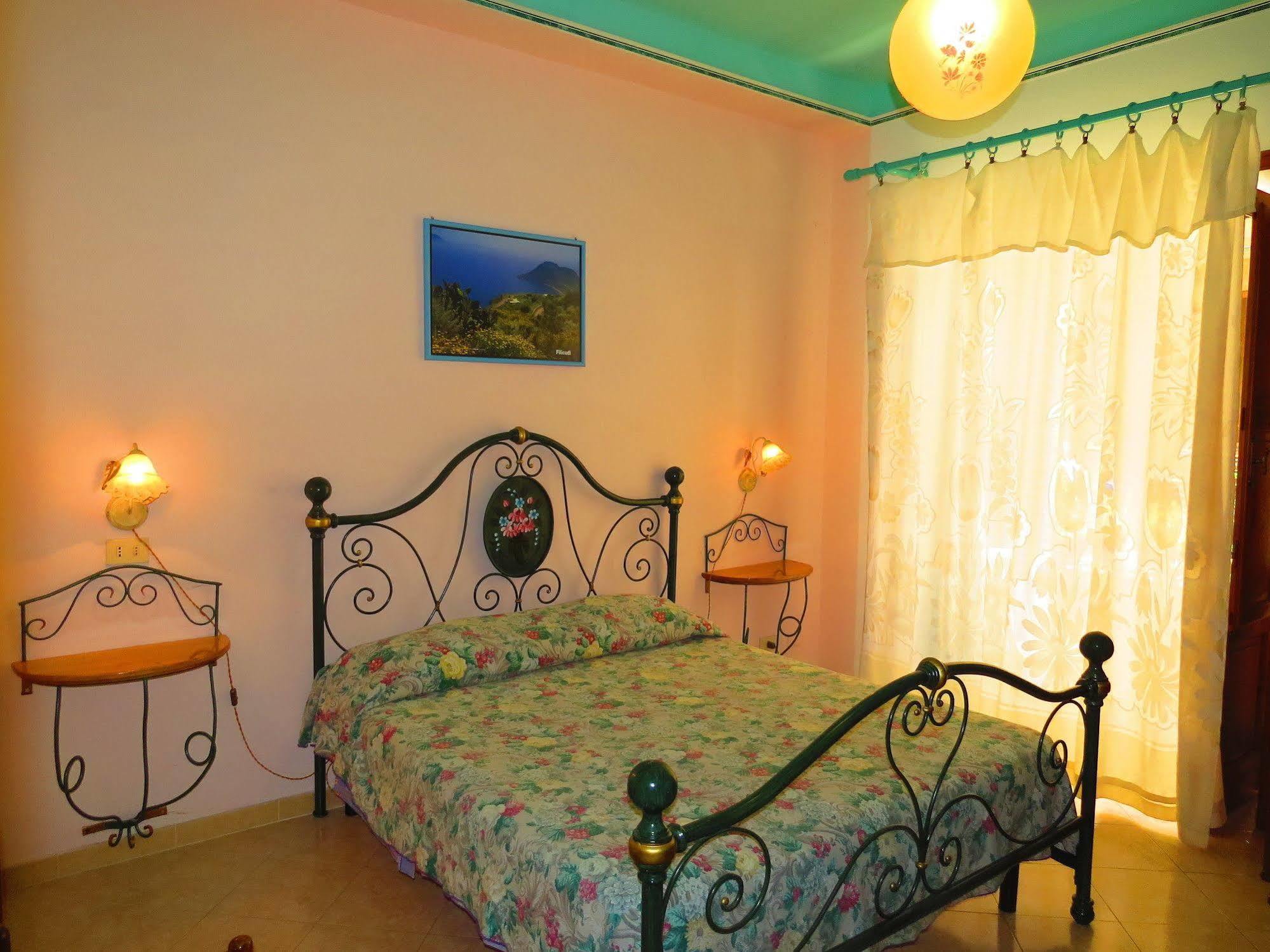 Casa Vittorio B&B Lipari  Bagian luar foto
